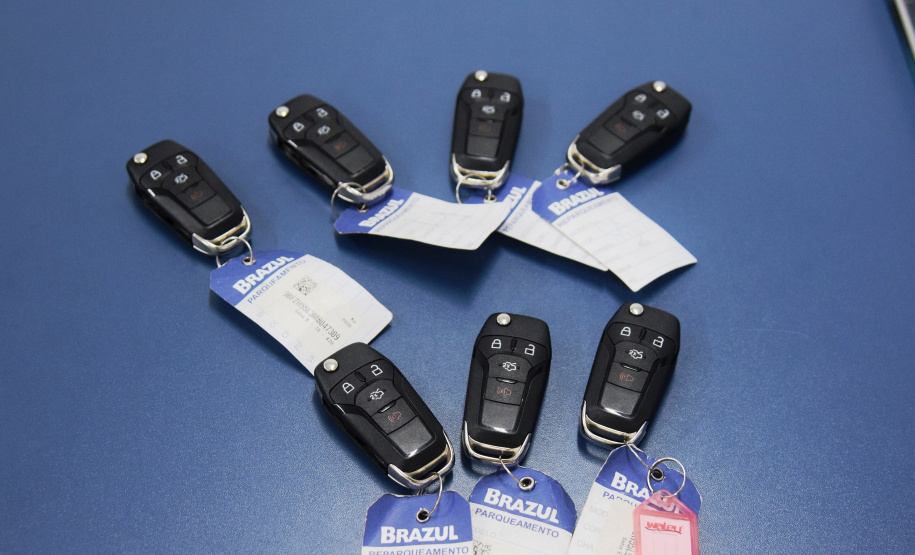 São sete veículos novos que servirão para atendimento da atenção básica das sete Unidades de Saúde do município. O investimento foi de R$ 280 mil
Foto: Americo Antonio/SESA