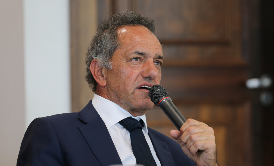 O governador Carlos Massa Ratinho Junior recebe  nesta terca-feira (10) o embaixador da Argentina, Daniel Scioli no Palacio Iguacu. Curitiba, 10/11/2020. Foto: Geraldo Bubniak/AEN