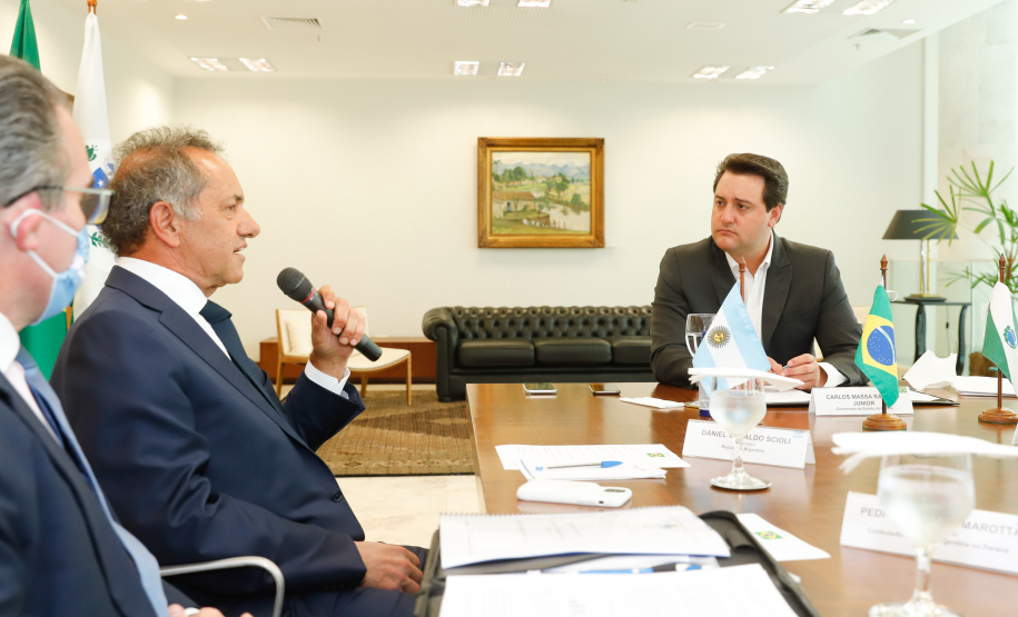 Governador apresenta corredor bioceânico a embaixador da Argentina
Foto: Rodrigo Felix Leal