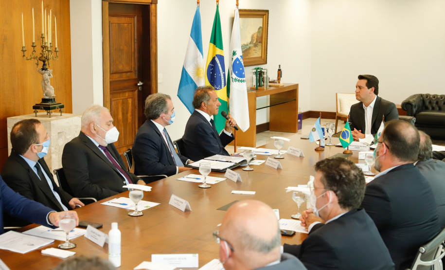 Governador apresenta corredor bioceânico a embaixador da Argentina
Foto: Rodrigo Felix Leal