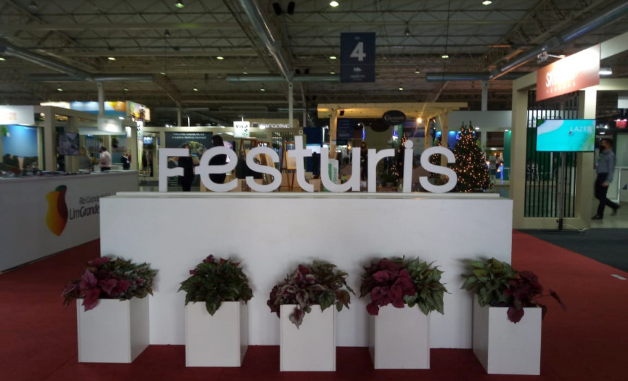 Os atrativos turísticos do Paraná foram apresentados na 32ª edição da Festuris – Feira Internacional de Turismo de Gramado, no Rio Grande do Sul (RS). Durante três dias (de 5 a 8), o evento discutiu a retomada do turismo pós-Covid, com representantes de toda a América Latina. Foto: SEDEST/Paraná Turismo