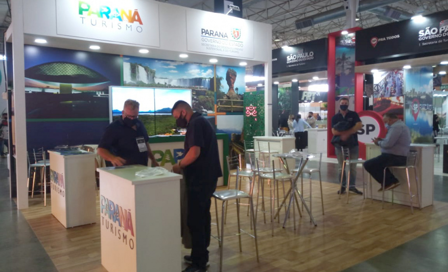 Os atrativos turísticos do Paraná foram apresentados na 32ª edição da Festuris – Feira Internacional de Turismo de Gramado, no Rio Grande do Sul (RS). Durante três dias (de 5 a 8), o evento discutiu a retomada do turismo pós-Covid, com representantes de toda a América Latina. Foto: SEDEST/Paraná Turismo