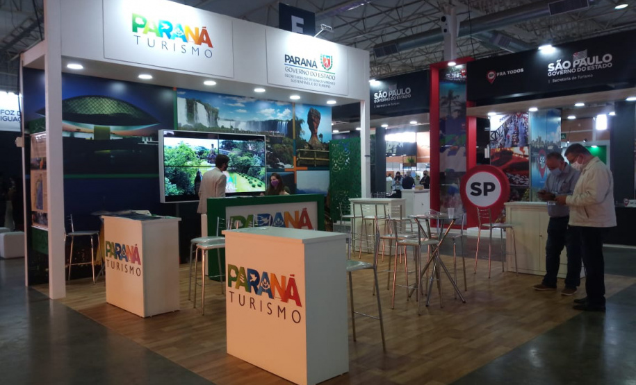 Os atrativos turísticos do Paraná foram apresentados na 32ª edição da Festuris – Feira Internacional de Turismo de Gramado, no Rio Grande do Sul (RS). Durante três dias (de 5 a 8), o evento discutiu a retomada do turismo pós-Covid, com representantes de toda a América Latina. Foto: SEDEST/Paraná Turismo