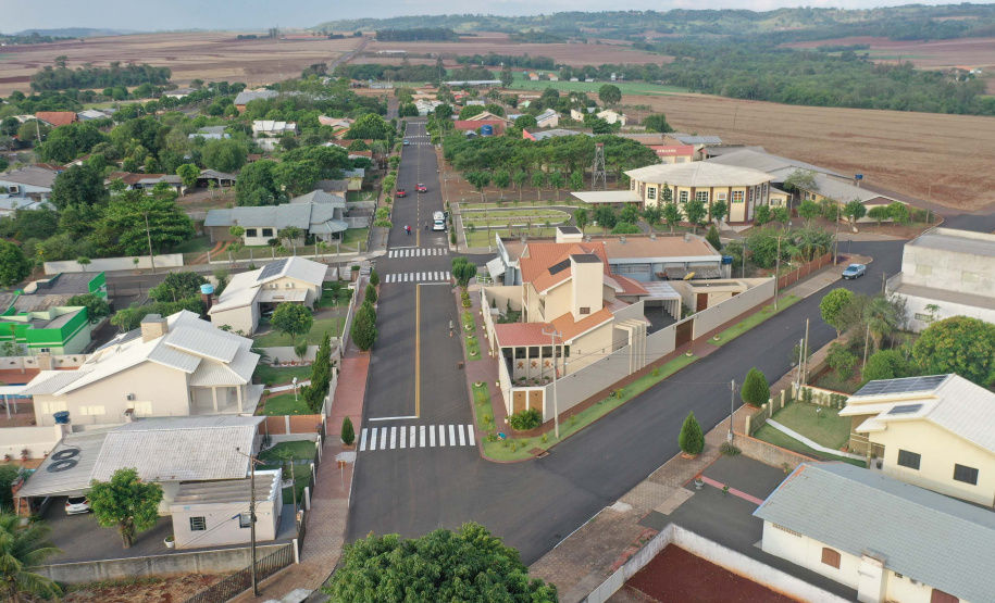Novo asfalto melhora qualidade de vida da população de Missal. Foto: Alessandro Vieira/AEN