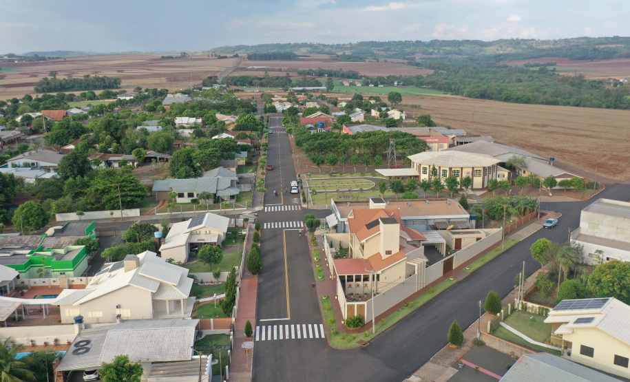 Novo asfalto melhora qualidade de vida da população de Missal. Foto: Alessandro Vieira/AEN