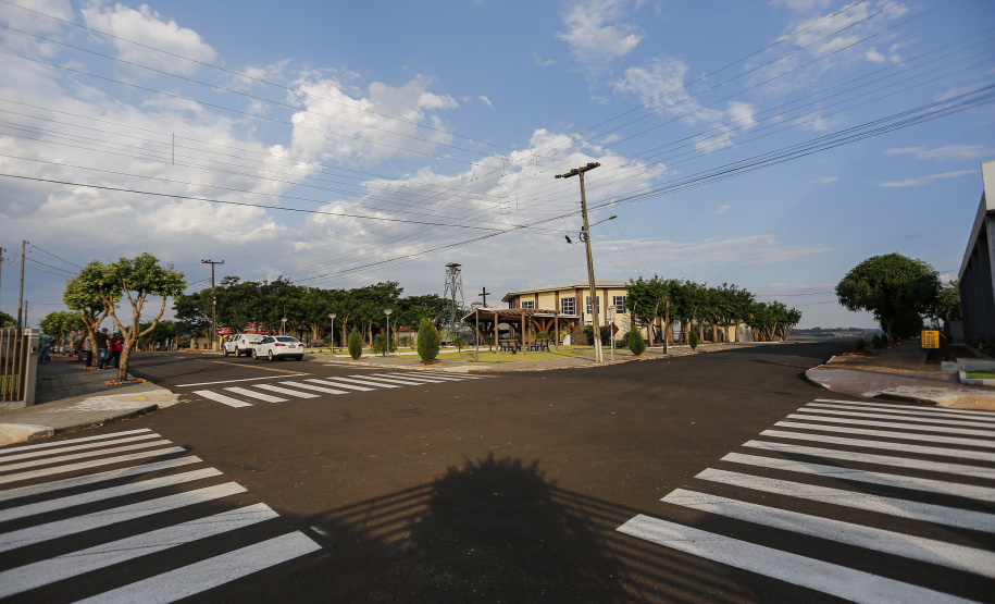 Missal - 21-10-2020 - Pavimentação asfaltica no distrito de Dom Armando em Missal- Foto : Jonathan Campos / AEN