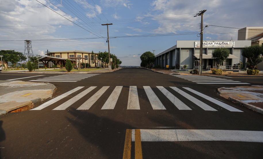 Missal - 21-10-2020 - Pavimentação asfaltica no distrito de Dom Armando em Missal- Foto : Jonathan Campos / AEN