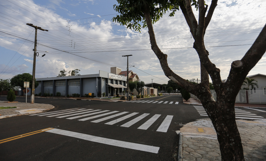 Missal - 21-10-2020 - Pavimentação asfaltica no distrito de Dom Armando em Missal- Foto : Jonathan Campos / AEN