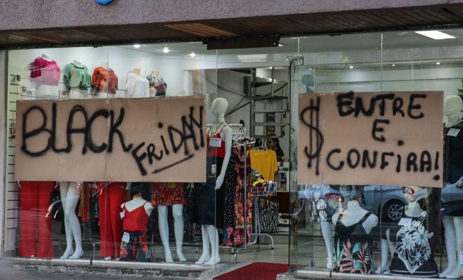 Procon orienta consumidor sobre a Black Friday. Foto: Geraldo Bubniak/AEN