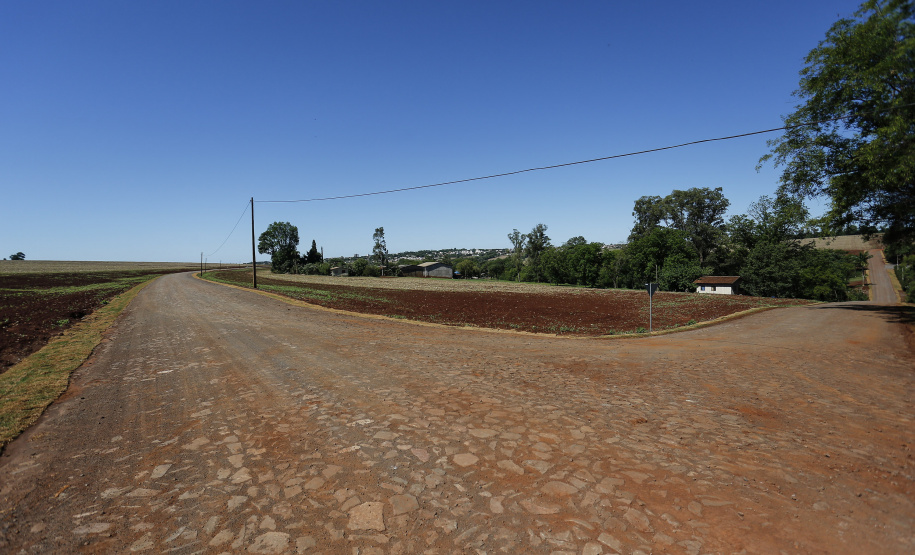 Palotina - 28-10-2020 - Pavimentacão em Pedra Poliédrica na KD-306 em Palotina -Foto : Jonathan Campos / AEN