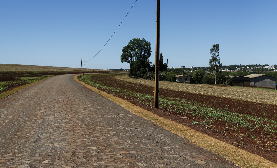 Palotina - 28-10-2020 - Pavimentacão em Pedra Poliédrica na KD-306 em Palotina -Foto : Jonathan Campos / AEN
