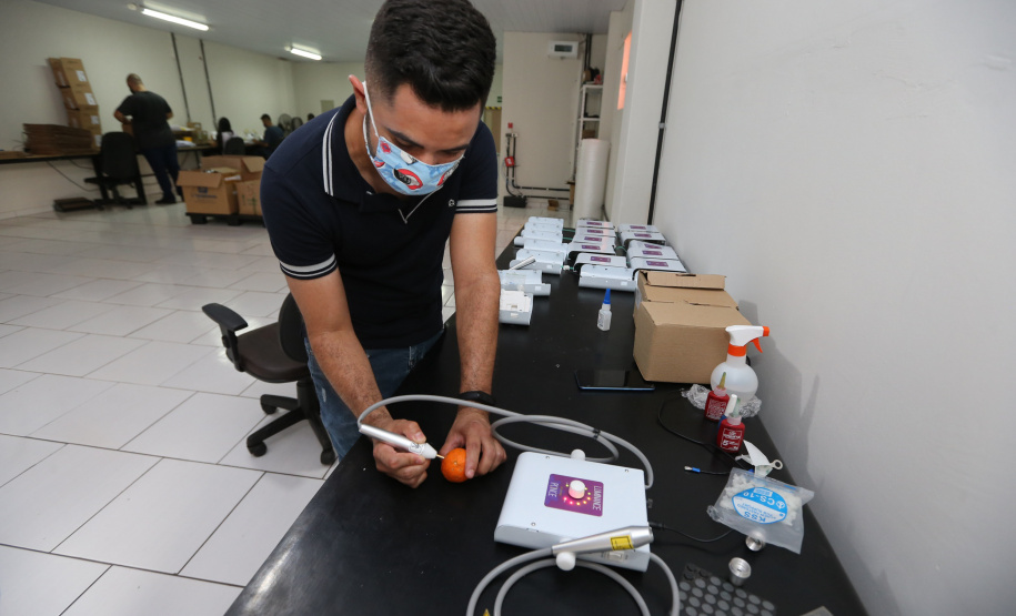 FEITO NO PARANA  -  Ponce Equipamentos, empresa que desenvolve equipamentos para a área da saúde na cidade de Campo Mourao. 08/10/2020 - Foto: Geraldo Bubniak/AEN