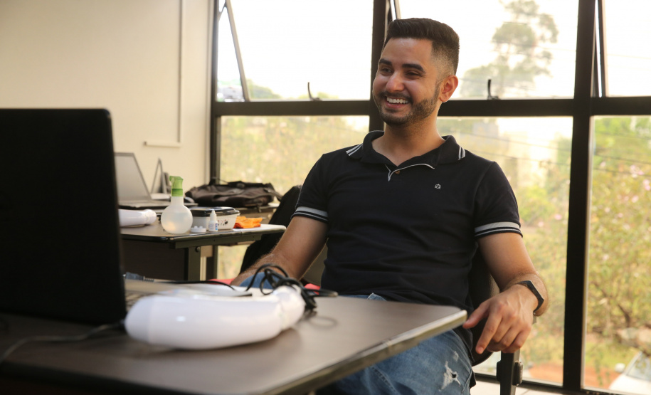 FEITO NO PARANA  - Diretor Luís Danilo de Oliveira  da Ponce Equipamentos. Empresa que desenvolve equipamentos para a área da saúde na cidade de Campo Mourao. 08/10/2020 - Foto: Geraldo Bubniak/AEN