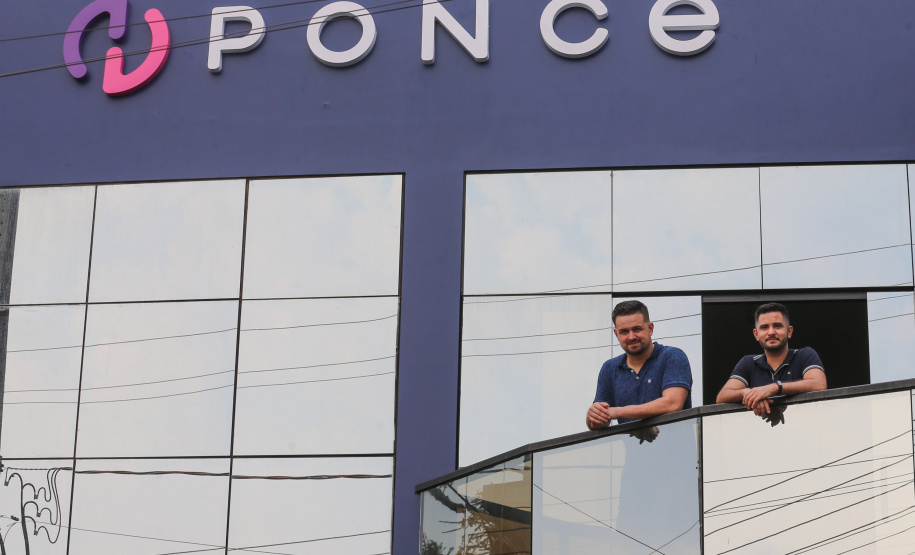 FEITO NO PARANA  - Diretores Luís Danilo de Oliveira e Marcos Adriano Carvalho da Ponce Equipamentos. Empresa que desenvolve equipamentos para a área da saúde na cidade de Campo Mourao. 08/10/2020 - Foto: Geraldo Bubniak/AEN