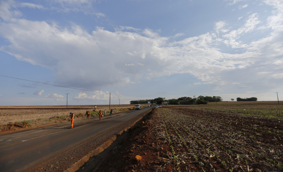Missal - 21-10-2020 - Recape asfáltico na PR 495 em Missal - Foto : Jonathan Campos / AEN