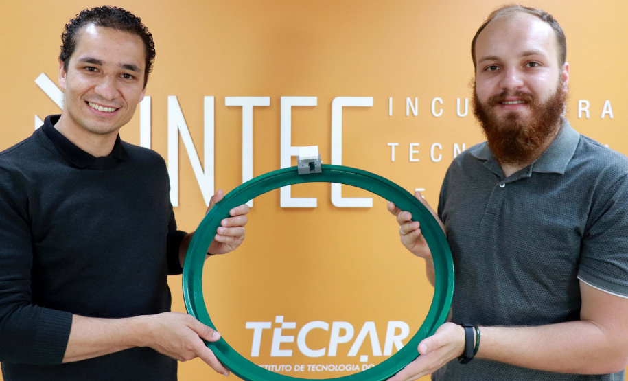 Vicenzo Agustini e Ivan Luiz Riva Jr., empresários da Ciclefy que recebem apoio da Incubadora Tecnológica do Tecpar (Intec).. Foto: Tecpar