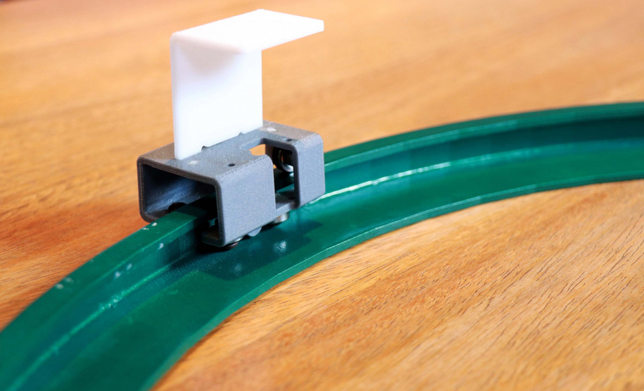 Equipamento que está sendo desenvolvido com apoio do Tecpar tem capacidade de separar automaticamente o resíduo reciclável, por meio da inteligência artificial e visão computacional. Foto: Tecpar