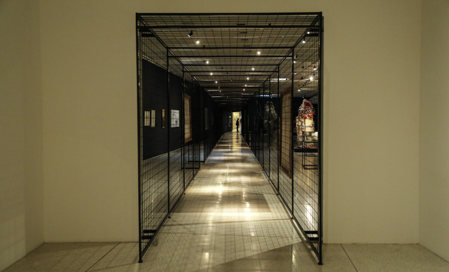 Obras e artistas de Luz ≅ Matéria são destaques no MON. Foto : Jonathan Campos / AEN