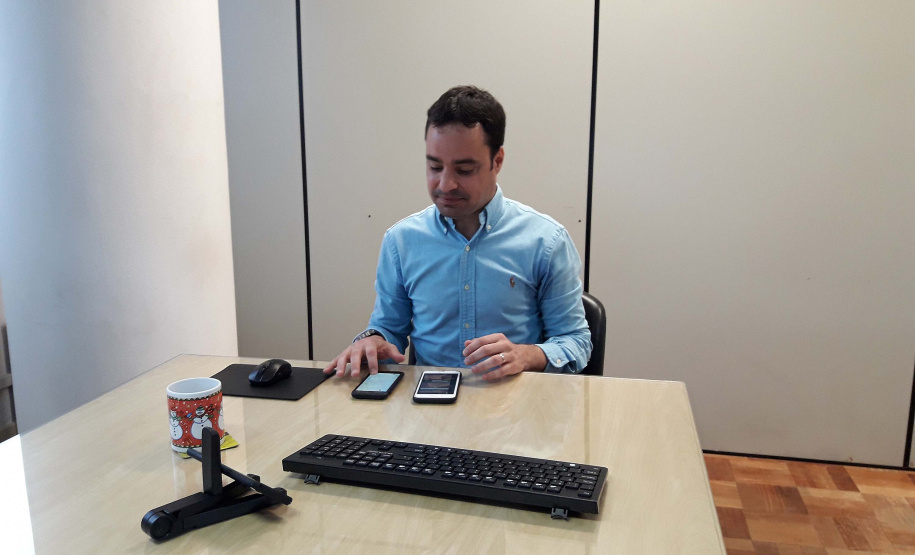 O Departamento de Estradas de Rodagem do Paraná (DER/PR) realiza uma série de apresentações pela internet, ao vivo, sobre suas obras, programas de conservação, serviços e planejamento para os próximos anos. A iniciativa “Conversas com o DER” pode ser acompanhada pelo Youtube no canal do DER/PR. As apresentações duram cerca de uma hora e ficam disponíveis no Youtube e no portal do DER/PR: www.der.pr.gov.br. Foto: DER