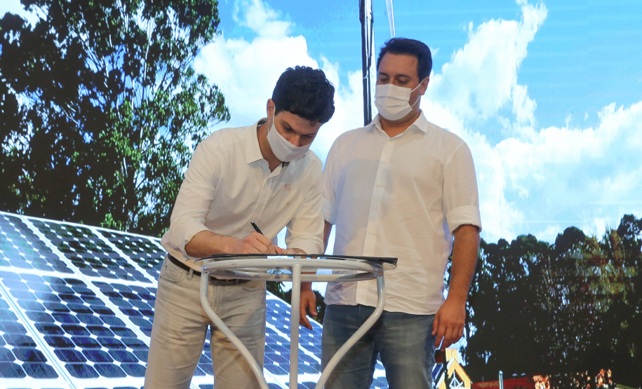 Copel Palotina O governador Carlos Massa Ratinho Junior e o presidente da Copel, Daniel Pimentel Slaviero, apresentam nesta quarta-feira (18), em Palotina, no Oeste do Estado, uma chamada pública para a contratação de energia proveniente de autogeradores, na CVale em Palotina.Palotina, 18/11/2020 - Foto: Geraldo Bubniak/AEN