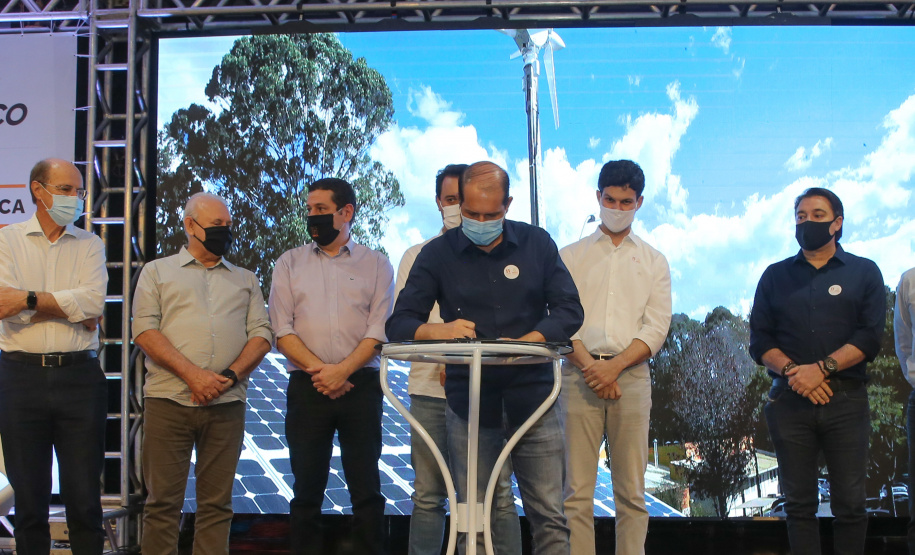 Copel Palotina O governador Carlos Massa Ratinho Junior e o presidente da Copel, Daniel Pimentel Slaviero, apresentam nesta quarta-feira (18), em Palotina, no Oeste do Estado, uma chamada pública para a contratação de energia proveniente de autogeradores, na CVale em Palotina.Palotina, 18/11/2020 - Foto: Geraldo Bubniak/AEN