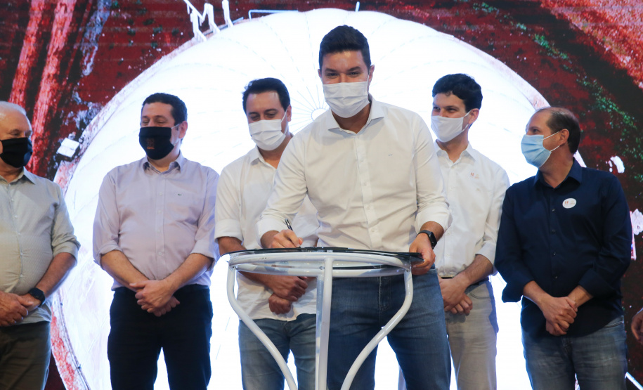 Copel Palotina O governador Carlos Massa Ratinho Junior e o presidente da Copel, Daniel Pimentel Slaviero, apresentam nesta quarta-feira (18), em Palotina, no Oeste do Estado, uma chamada pública para a contratação de energia proveniente de autogeradores, na CVale em Palotina.Palotina, 18/11/2020 - Foto: Geraldo Bubniak/AEN