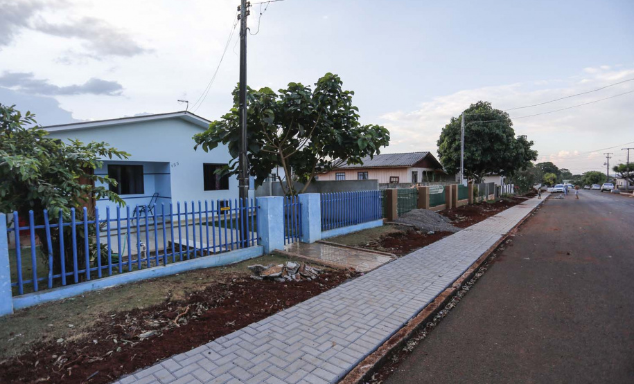 BRAGANEY - 23-10-2020 - Obras de Pavimentação asfáltica e calçada na cidade de Braganey - Foto : Jonathan Campos / AEN