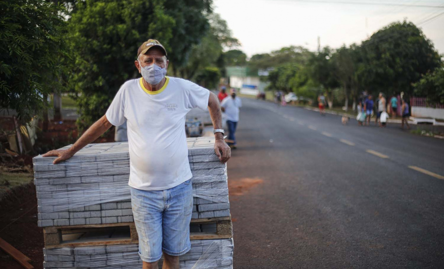 BRAGANEY - 23-10-2020 - Obras de Pavimentação asfáltica e calçada na cidade de Braganey - Na foto Alcebiades Amaral Barbosa -Foto : Jonathan Campos / AEN