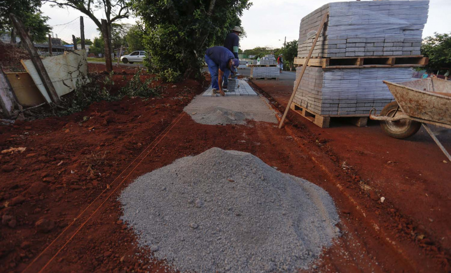 BRAGANEY - 23-10-2020 - Obras de Pavimentação asfáltica e calçada na cidade de Braganey - Foto : Jonathan Campos / AEN