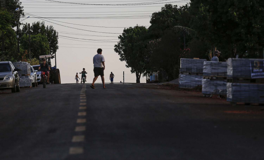 BRAGANEY - 23-10-2020 - Obras de Pavimentação asfáltica e calçada na cidade de Braganey - Foto : Jonathan Campos / AEN