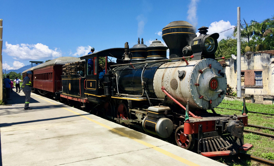 Maria Fumaça entre Morretes e Antonina vira atração no Litoral. Foto: Divulgação ABPF