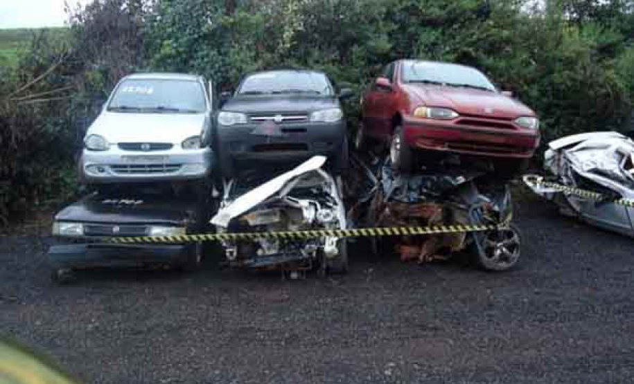 DER realiza leilão milionário de sucatas de veículos. Foto:DER