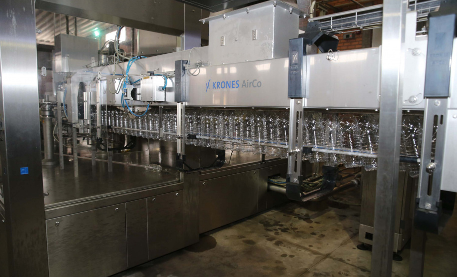 Feito no parana Coamo FEITO NO PARANA - Coamo cooperativa agro-industrial , a maior cooperativa da América Latina, com sede em Campo Mourão. Tem na linha alimentícia as marcas Primê, Sollus, Dualis e Anniela produz óleo de soja refinado, café torrado e moído, margarinas, farinha de trigo e gordura vegetal hidrogenada. 09/10/2020 - Foto: Geraldo Bubniak/AEN