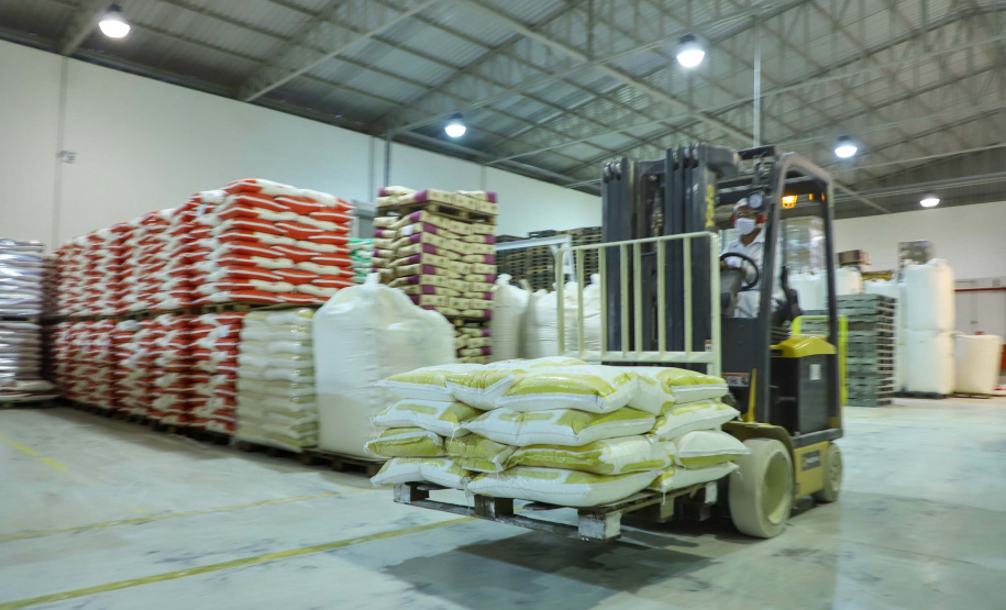 Em Ponta Grossa, o moinho Herança Holandesa, do grupo Unium - que reúne as cooperativas Frísia, Castrolanda e Capal - foi pensado para produzir farinhas especiais para linhas industriais do mercado B2B, como é conhecida a produção para outras marcas.
No entanto, em 2017, a empresa investiu em tecnologia, ampliou seu mix e iniciou a produção de farinhas para uso doméstico.