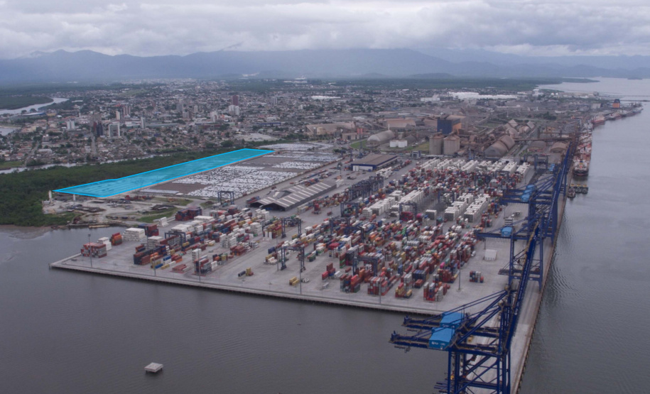 Portos do Paraná publica Comunicado Relevante sobre leilão de área de veículos.