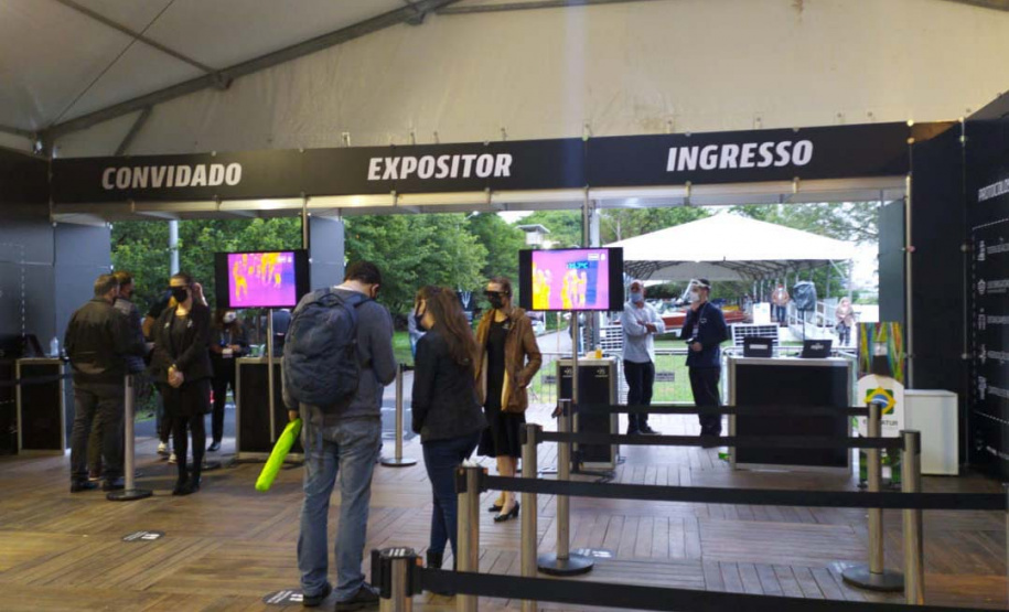 A Paraná Turismo representa o Estado do Paraná no São Paulo Boat Show 2020, maior feira náutica da América Latina e que visa também a promoção do turismo desse segmento. Promovido pelo Grupo Náutica, o Boat Show apresenta inovações e lançamentos do mercado náutico, incluindo embarcações como lanchas, veleiros, infláveis, motores, equipamentos e acessórios.
Foto: Paraná Turismo