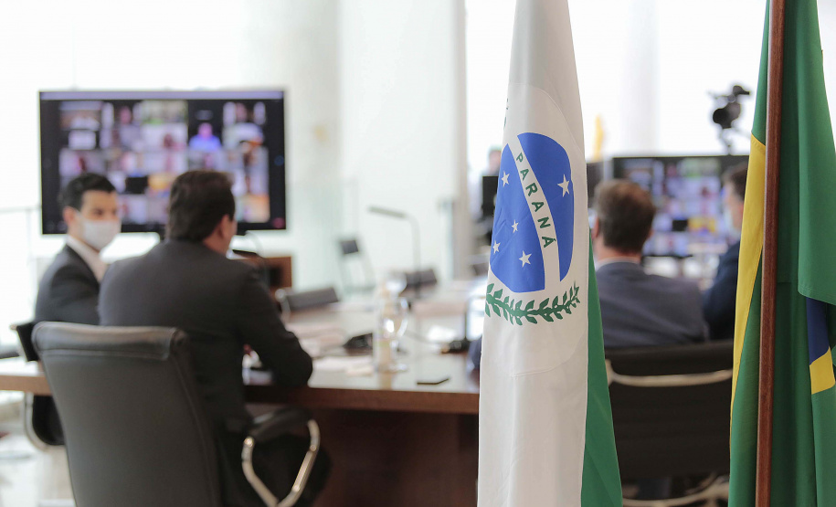 Curitiba -23-11-2020 - Governador do Paraná Carlos Massa Ratinho Junior e os Secretários Eduardo Bekin (investe Paraná), Claudio Stabile ( Sanepar) e Eduardo Slaviero Pimentel durante reunião com investidores de infraestrutura no Estado do Paraná - Foto: Jonathan Campos/ AEN