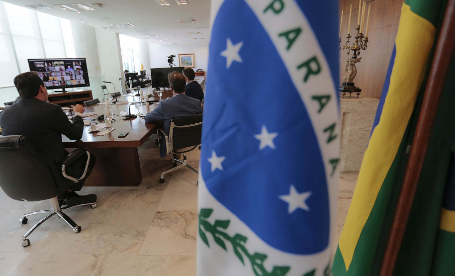 Curitiba -23-11-2020 - Governador do Paraná Carlos Massa Ratinho Junior e os Secretários Eduardo Bekin (investe Paraná), Claudio Stabile ( Sanepar) e Eduardo Slaviero Pimentel durante reunião com investidores de infraestrutura no Estado do Paraná - Foto: Jonathan Campos/ AEN