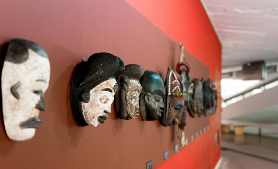 MON promove live com curador de mostra de arte africana no Mês da Consciência Negra
. Foto: Marcelo Kawase