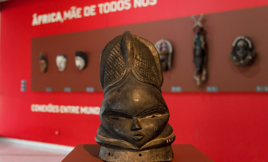 MON promove live com curador de mostra de arte africana no Mês da Consciência Negra
. Foto: Marcelo Kawase