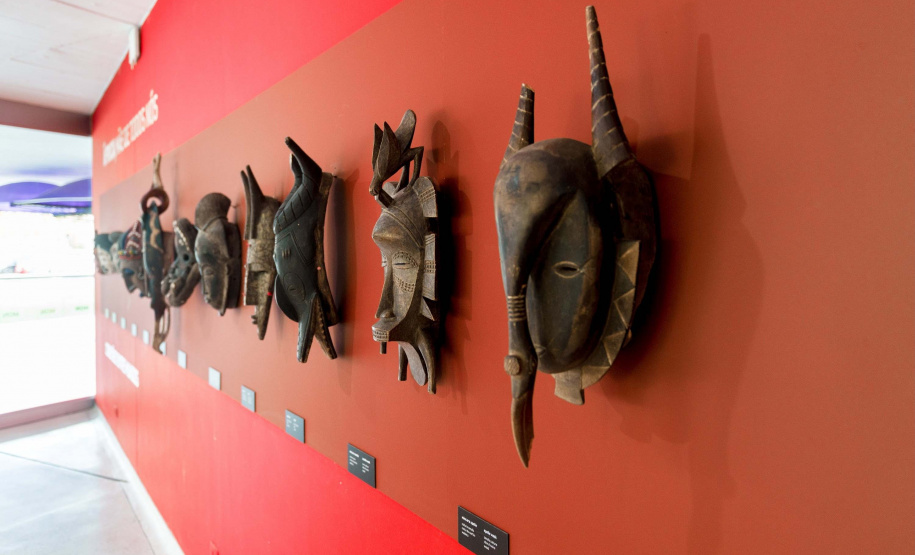 MON promove live com curador de mostra de arte africana no Mês da Consciência Negra
. Foto: Marcelo Kawase