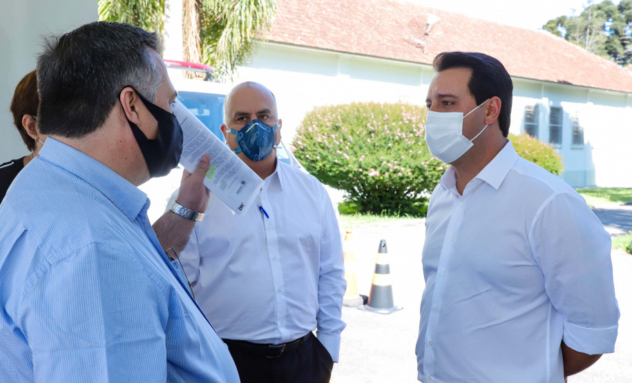O governador Carlos Massa Ratinho Junior e o secretário de Estado da Saúde, Beto Preto, visitaram nesta quarta-feira (25) o Hospital de Dermatologia Sanitária do Paraná (HDSPR), em Piraquara.