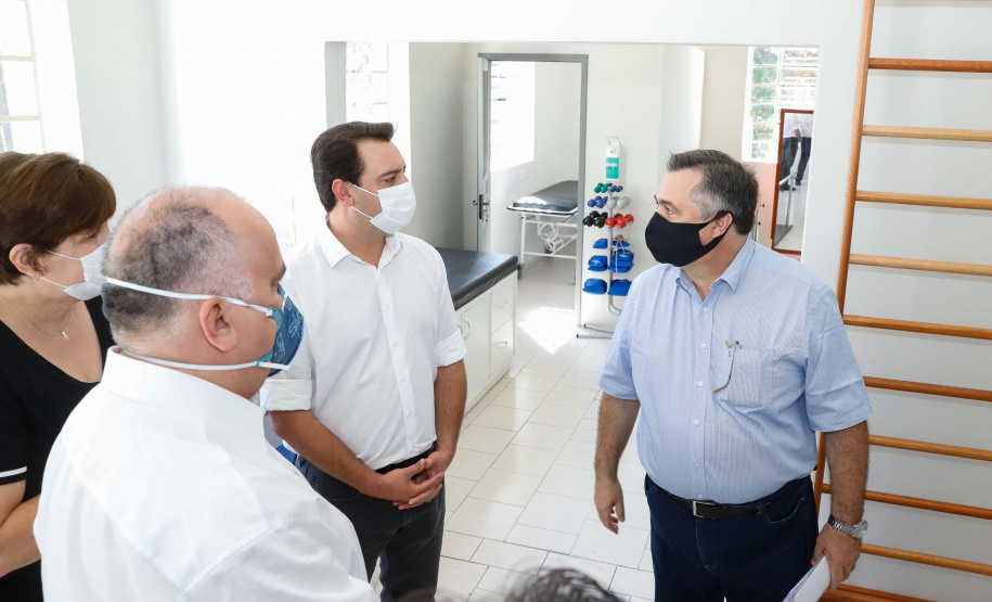 O governador Carlos Massa Ratinho Junior e o secretário de Estado da Saúde, Beto Preto, visitaram nesta quarta-feira (25) o Hospital de Dermatologia Sanitária do Paraná (HDSPR), em Piraquara.