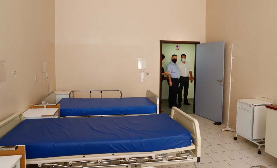 O governador Carlos Massa Ratinho Junior e o secretário de Estado da Saúde, Beto Preto, visitaram nesta quarta-feira (25) o Hospital de Dermatologia Sanitária do Paraná (HDSPR), em Piraquara.