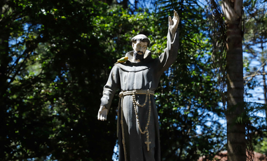 O governador Carlos Massa Ratinho Junior e o secretário de Estado da Saúde, Beto Preto, visitaram nesta quarta-feira (25) o Hospital de Dermatologia Sanitária do Paraná (HDSPR), em Piraquara.