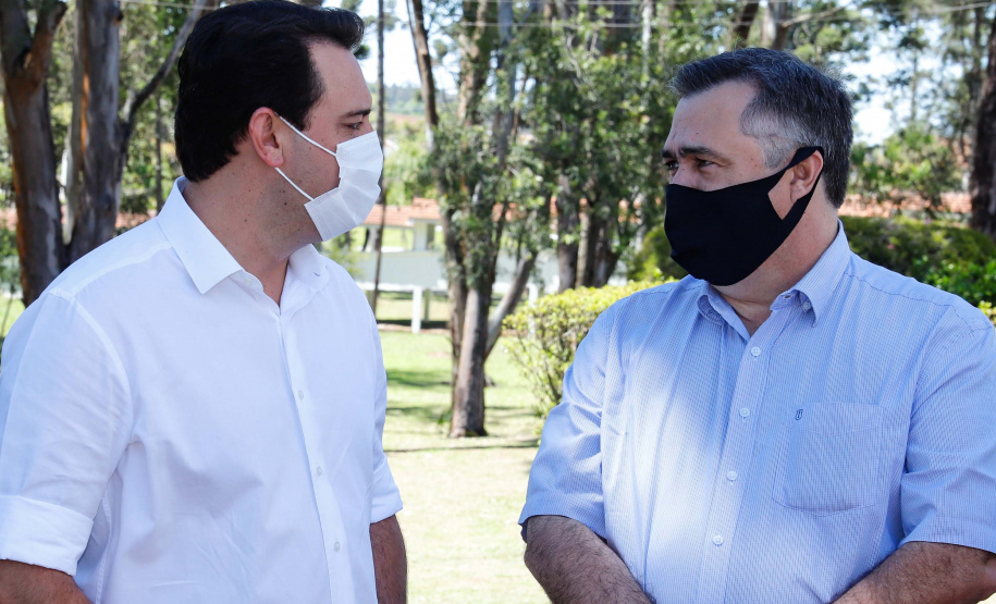 O governador Carlos Massa Ratinho Junior e o secretário de Estado da Saúde, Beto Preto, visitaram nesta quarta-feira (25) o Hospital de Dermatologia Sanitária do Paraná (HDSPR), em Piraquara.