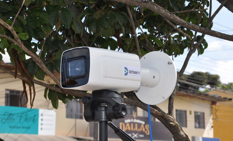 Talonário eletrônico desenvolvido pelo Detran já começa a ser usado pela Polícia Militar do Paraná. Foto:: Adilson Pieczykolan Santana/Detran
