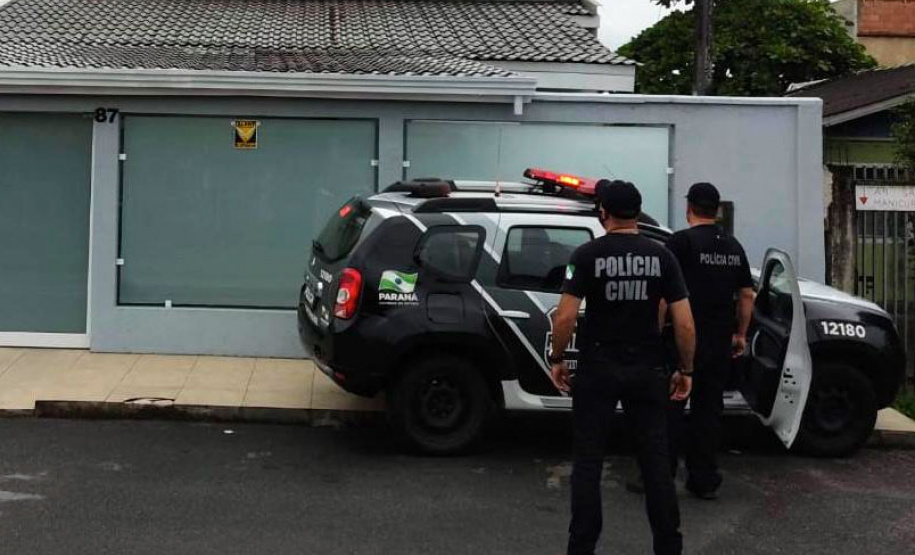 Ação foi da Polícia Civil do Paraná. Foram presas 15 pessoas nas cidades de Paranaguá, Francisco Beltrão, Ibaiti, Nova Esperança, São Jorge do Ivaí, Cascavel e Matinhos e em Teodoro Sampaio (SP).
Foto: PCPR