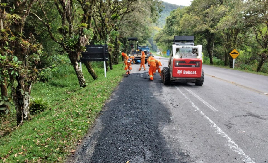 Serviços de microrrevestimento asfáltico em Matinhos devem afetar o trânsito durante os primeiros dias do mês de dezembro.
Foto: DER