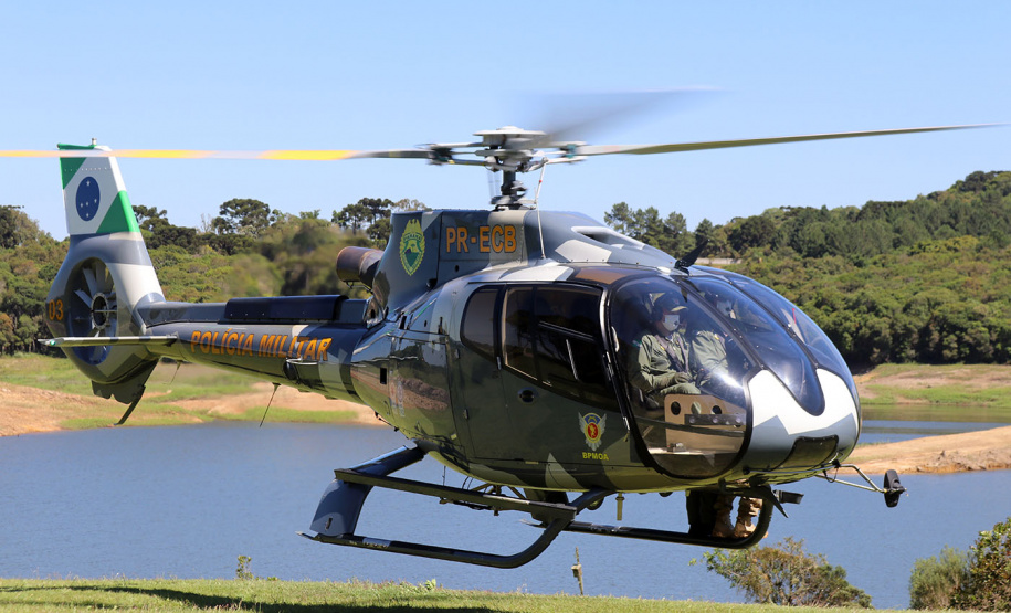 Atividades são promovidas regularmente para que os profissionais estejam prontos para dar suporte às equipes da PM e do Corpo de Bombeiros em operações, radiopatrulhamento aéreo, resgates e remoções aeromédicas.
Foto: SESP